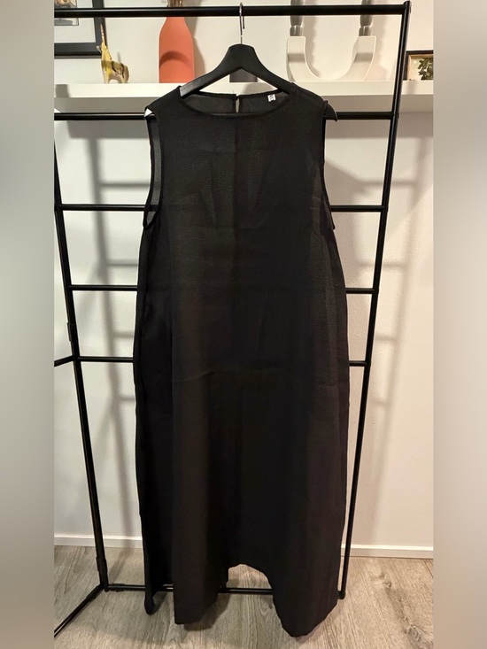 Uoozee Dresses & Skirts - Black Sleeveless Shift Maxi Dress